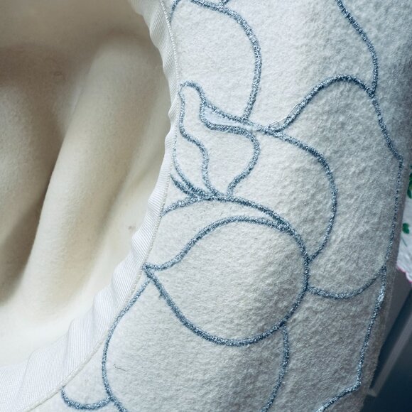 Ivory Wool "Love Never Fails" Rose Embroidered Western Hat - Picture 8 of 9